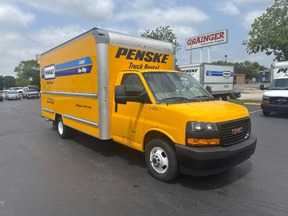 Light Duty Box Truck-Light and Medium Duty Trucks-GMC-2021-Savana G33903-Milwaukee-WI-92,364\n\t\tmiles-$ 24,500 - Image 1