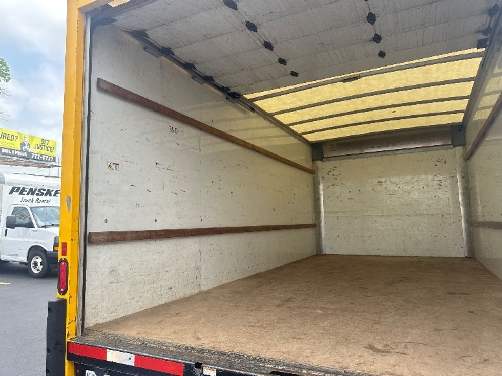 Light Duty Box Truck-Light and Medium Duty Trucks-GMC-2021-Savana G33903-Milwaukee-WI-92,364\n\t\tmiles-$ 24,500 - Image 10