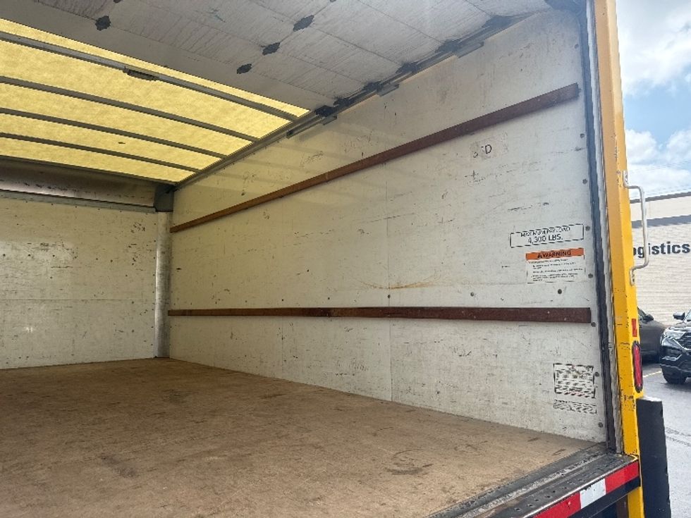 Light Duty Box Truck-Light and Medium Duty Trucks-GMC-2021-Savana G33903-Milwaukee-WI-92,364\n\t\tmiles-$ 24,500 - Image 11