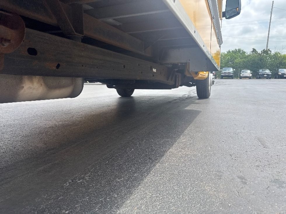 Light Duty Box Truck-Light and Medium Duty Trucks-GMC-2021-Savana G33903-Milwaukee-WI-92,364\n\t\tmiles-$ 24,500 - Image 13