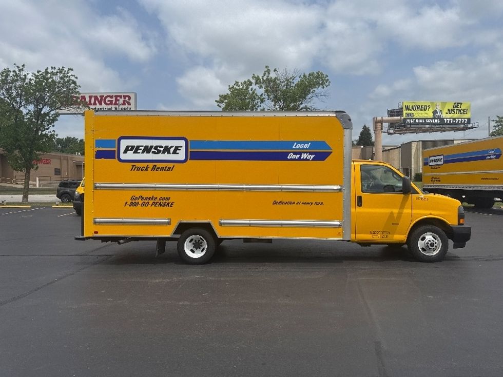 Light Duty Box Truck-Light and Medium Duty Trucks-GMC-2021-Savana G33903-Milwaukee-WI-92,364\n\t\tmiles-$ 24,500 - Image 14