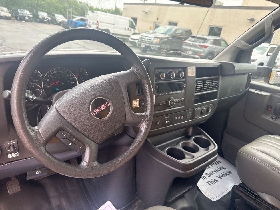 Light Duty Box Truck-Light and Medium Duty Trucks-GMC-2021-Savana G33903-Milwaukee-WI-92,364\n\t\tmiles-$ 24,500 - Image 16