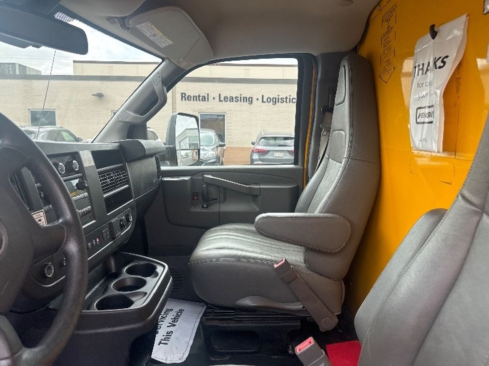 Light Duty Box Truck-Light and Medium Duty Trucks-GMC-2021-Savana G33903-Milwaukee-WI-92,364\n\t\tmiles-$ 24,500 - Image 18