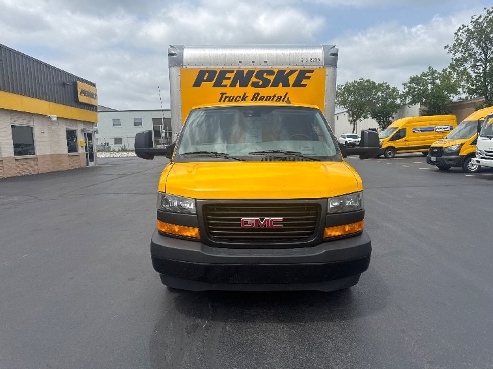 Light Duty Box Truck-Light and Medium Duty Trucks-GMC-2021-Savana G33903-Milwaukee-WI-92,364\n\t\tmiles-$ 24,500 - Image 2
