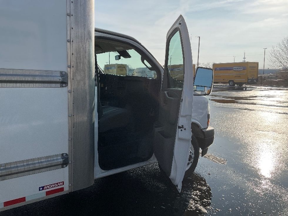 Light Duty Box Truck-Light and Medium Duty Trucks-GMC-2021-Savana G33903-Milwaukee-WI-96,882\n\t\tmiles-$ 30,250 - Image 20