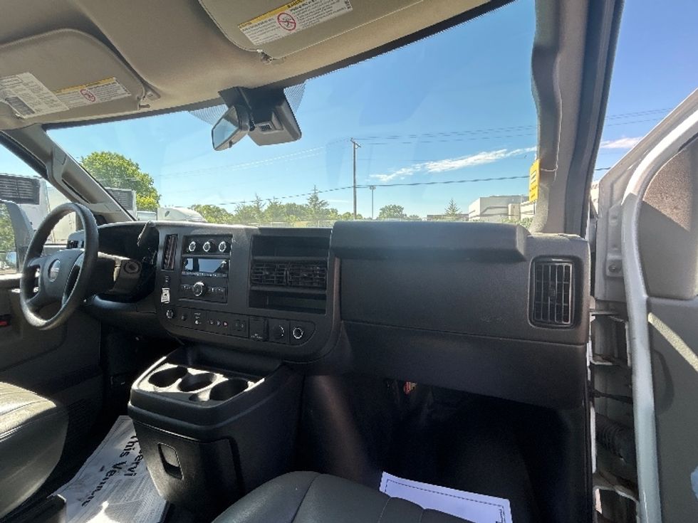 Light Duty Box Truck-Light and Medium Duty Trucks-GMC-2021-Savana G33903-Milwaukee-WI-96,882\n\t\tmiles-$ 30,250 - Image 21