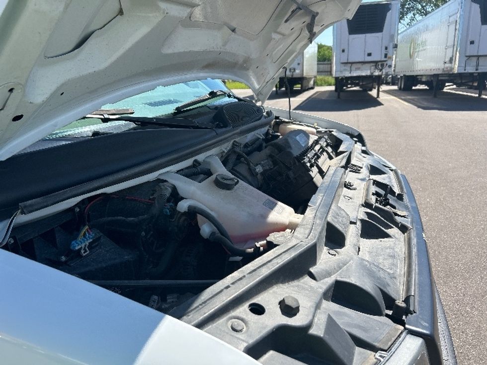 Light Duty Box Truck-Light and Medium Duty Trucks-GMC-2021-Savana G33903-Milwaukee-WI-96,882\n\t\tmiles-$ 30,250 - Image 23