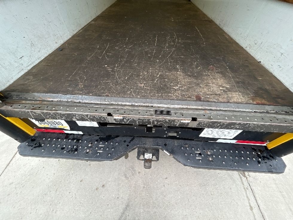 Light Duty Box Truck-Light and Medium Duty Trucks-GMC-2021-Savana G33903-Minot-ND-105,782\n\t\tmiles-$ 23,500 - Image 10