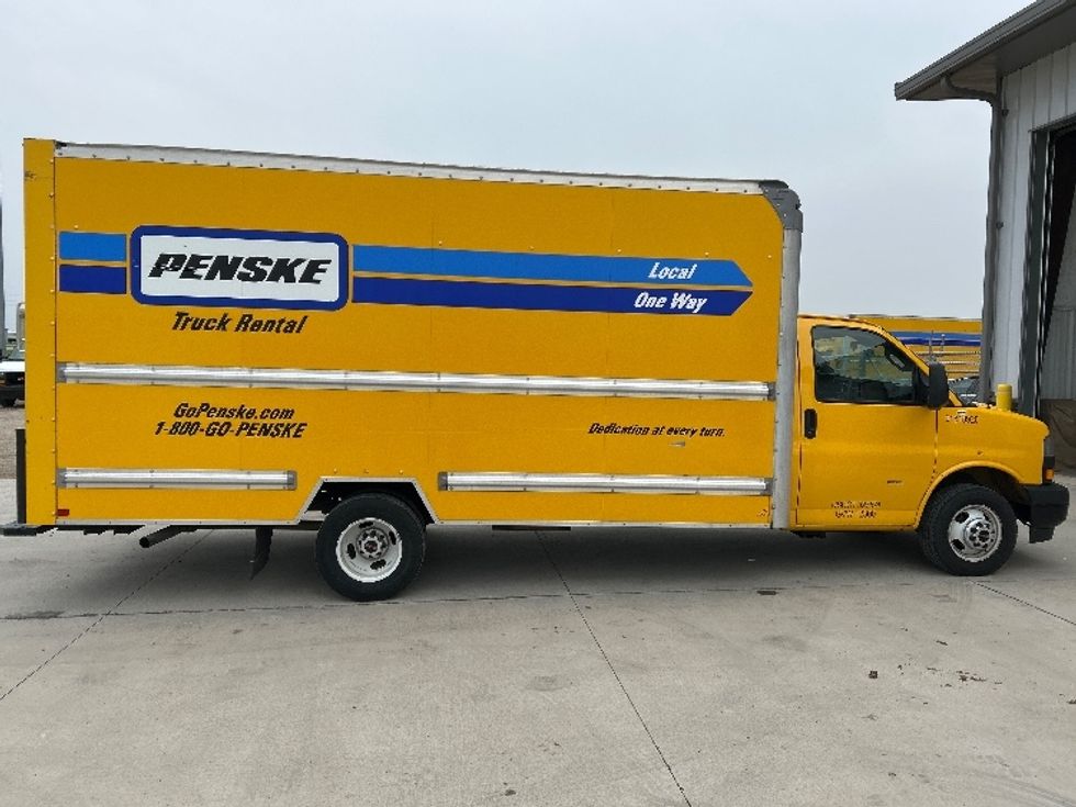 Light Duty Box Truck-Light and Medium Duty Trucks-GMC-2021-Savana G33903-Minot-ND-105,782\n\t\tmiles-$ 23,500 - Image 15