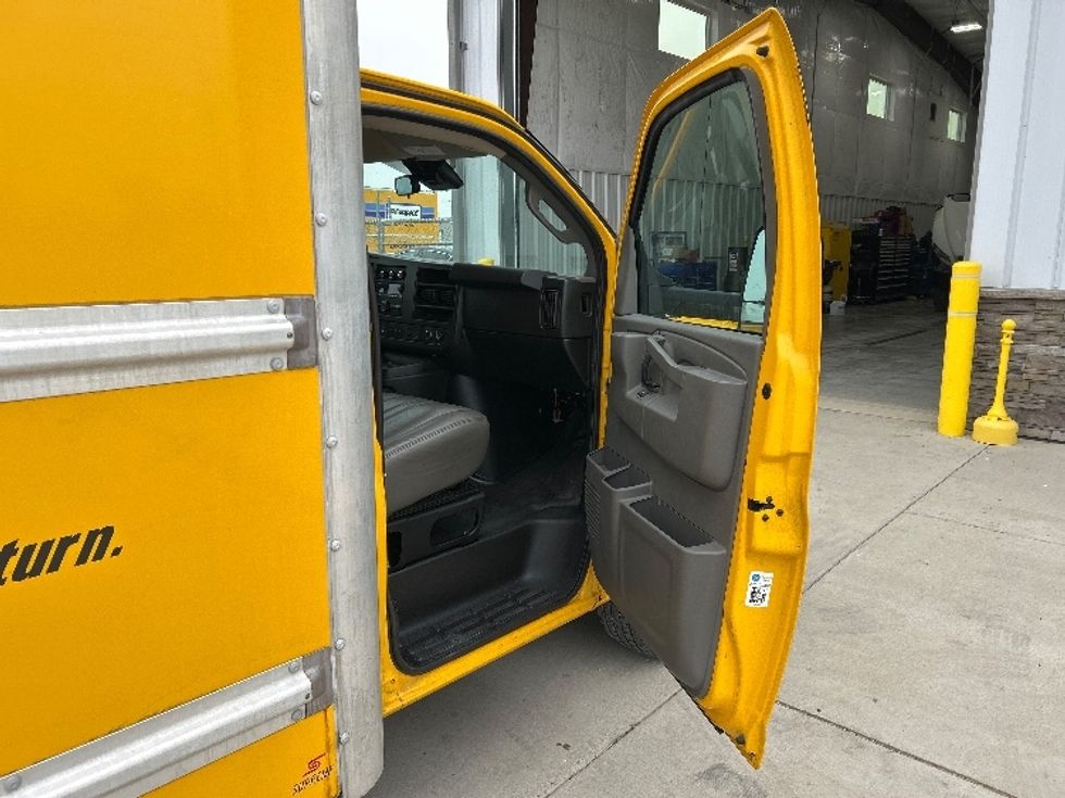 Light Duty Box Truck-Light and Medium Duty Trucks-GMC-2021-Savana G33903-Minot-ND-105,782\n\t\tmiles-$ 23,500 - Image 20