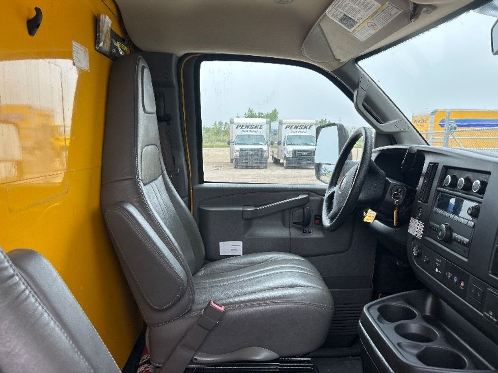 Light Duty Box Truck-Light and Medium Duty Trucks-GMC-2021-Savana G33903-Minot-ND-105,782\n\t\tmiles-$ 23,500 - Image 22