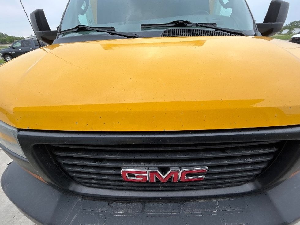 Light Duty Box Truck-Light and Medium Duty Trucks-GMC-2021-Savana G33903-Minot-ND-105,782\n\t\tmiles-$ 23,500 - Image 27