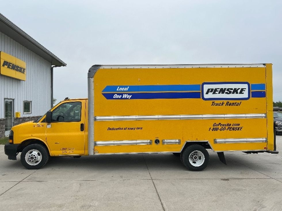 Light Duty Box Truck-Light and Medium Duty Trucks-GMC-2021-Savana G33903-Minot-ND-105,782\n\t\tmiles-$ 23,500 - Image 4