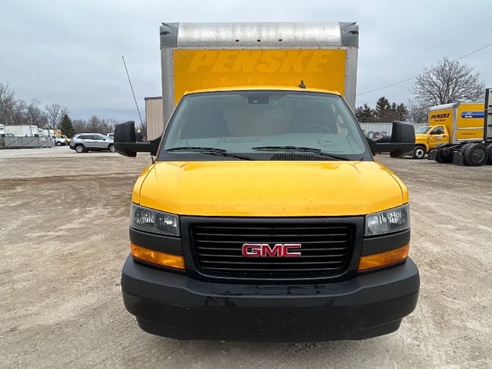 Light Duty Box Truck-Light and Medium Duty Trucks-GMC-2021-Savana G33903-Moberly-MO-102,234\n\t\tmiles-$ 26,000 - Image 2