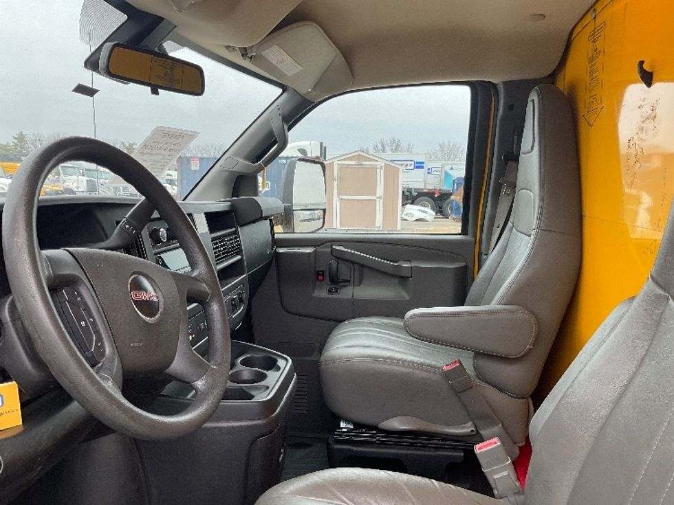 Light Duty Box Truck-Light and Medium Duty Trucks-GMC-2021-Savana G33903-Moberly-MO-104,380\n\t\tmiles-$ 25,750 - Image 19