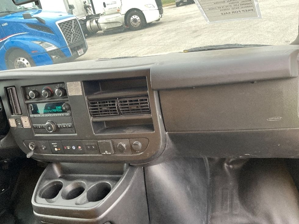 Light Duty Box Truck-Light and Medium Duty Trucks-GMC-2021-Savana G33903-Moberly-MO-104,380\n\t\tmiles-$ 25,750 - Image 21