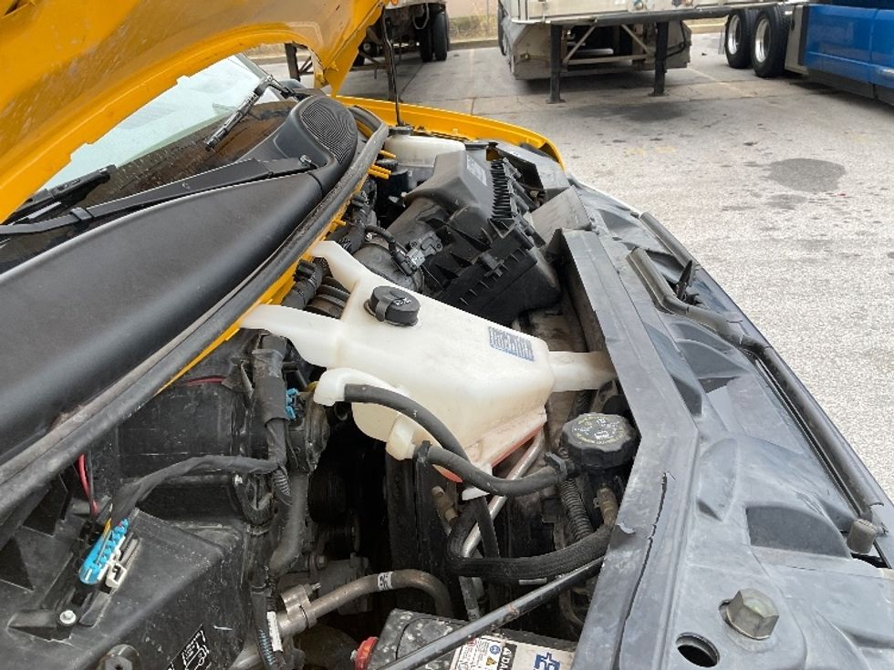 Light Duty Box Truck-Light and Medium Duty Trucks-GMC-2021-Savana G33903-Moberly-MO-104,380\n\t\tmiles-$ 25,750 - Image 23