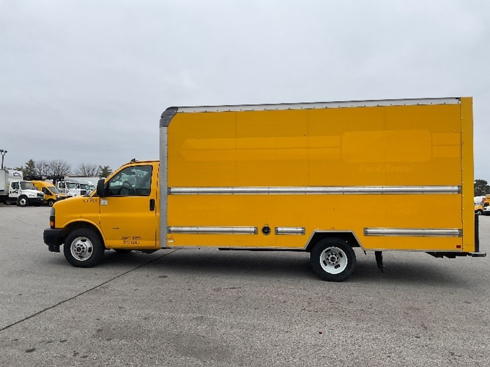 Light Duty Box Truck-Light and Medium Duty Trucks-GMC-2021-Savana G33903-Moberly-MO-104,380\n\t\tmiles-$ 25,750 - Image 4
