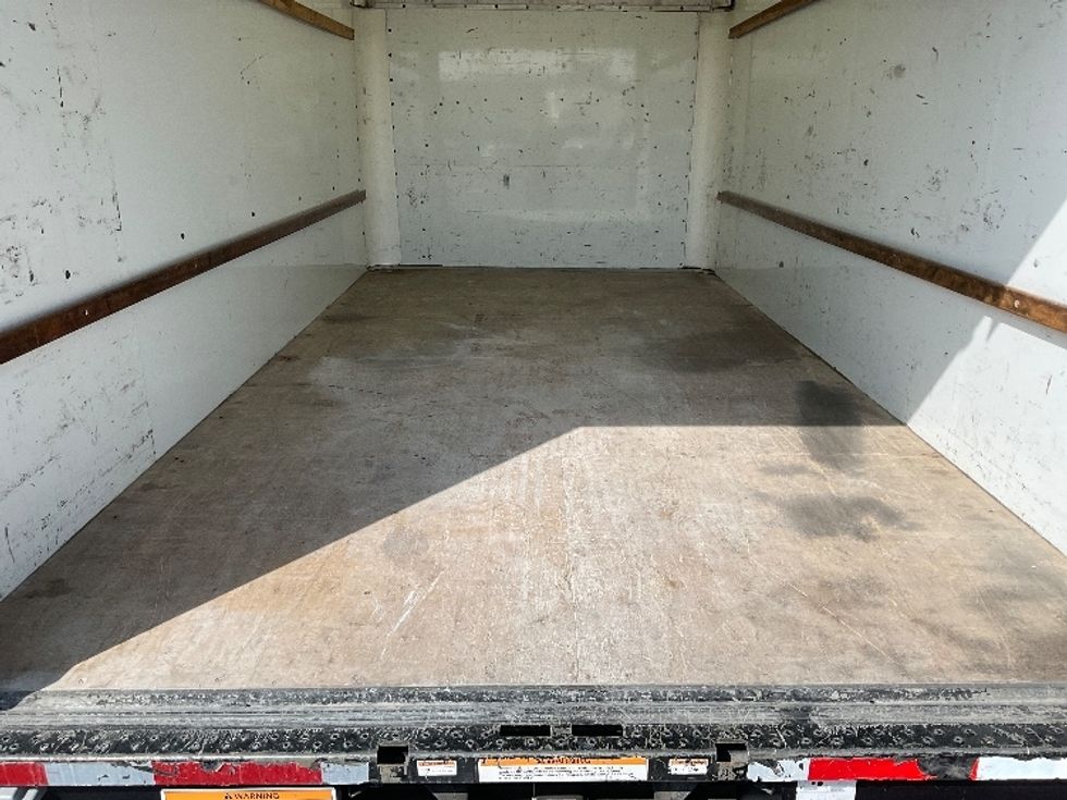 Light Duty Box Truck-Light and Medium Duty Trucks-GMC-2021-Savana G33903-Moberly-MO-82,957\n\t\tmiles-$ 30,500 - Image 10