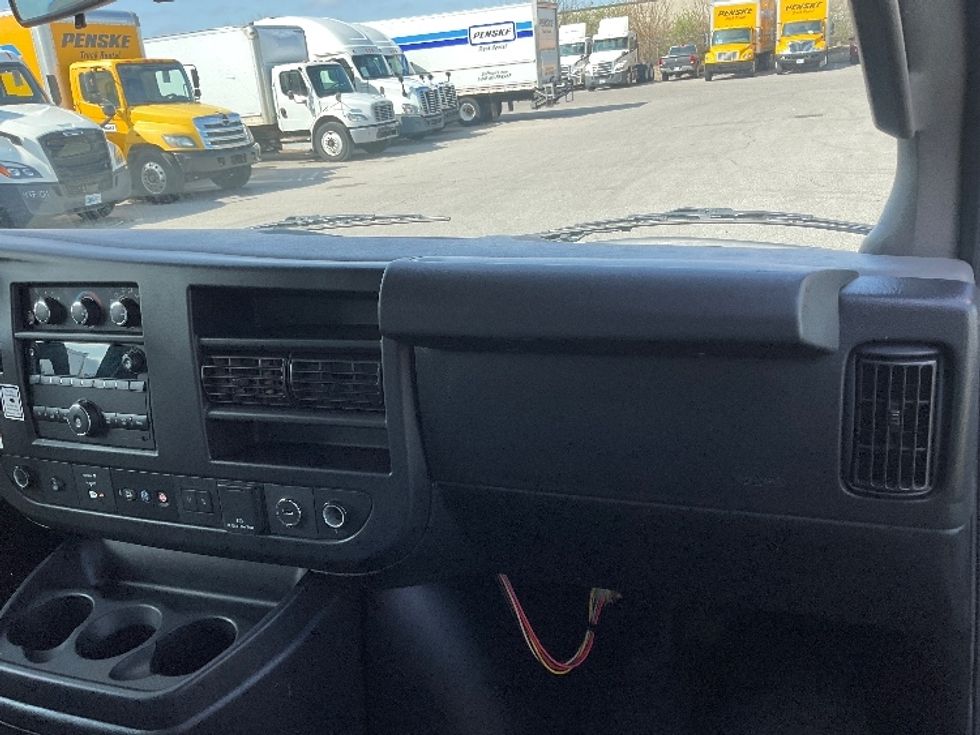 Light Duty Box Truck-Light and Medium Duty Trucks-GMC-2021-Savana G33903-Moberly-MO-82,957\n\t\tmiles-$ 30,500 - Image 21