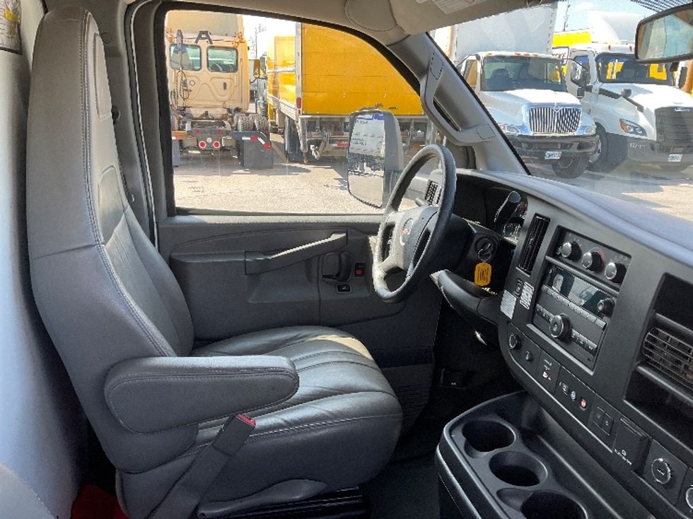 Light Duty Box Truck-Light and Medium Duty Trucks-GMC-2021-Savana G33903-Moberly-MO-82,957\n\t\tmiles-$ 30,500 - Image 22