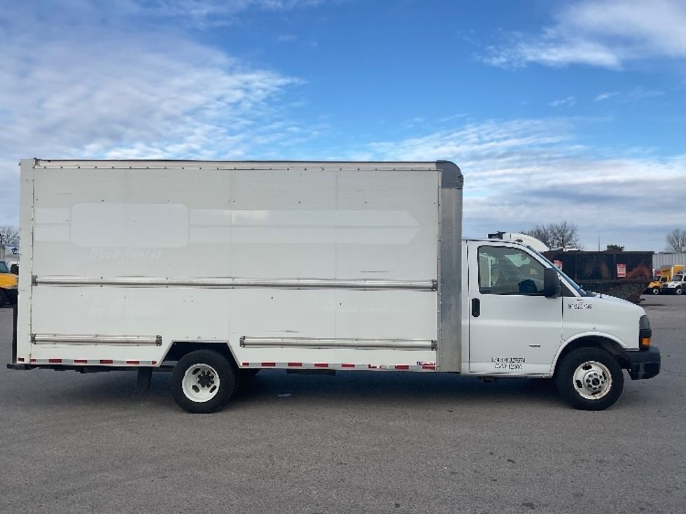 Light Duty Box Truck-Light and Medium Duty Trucks-GMC-2021-Savana G33903-Moberly-MO-86,370\n\t\tmiles-$ 30,750 - Image 15