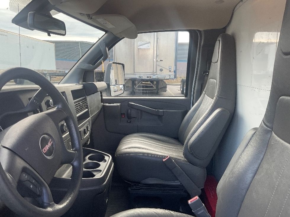 Light Duty Box Truck-Light and Medium Duty Trucks-GMC-2021-Savana G33903-Moberly-MO-86,370\n\t\tmiles-$ 30,750 - Image 19