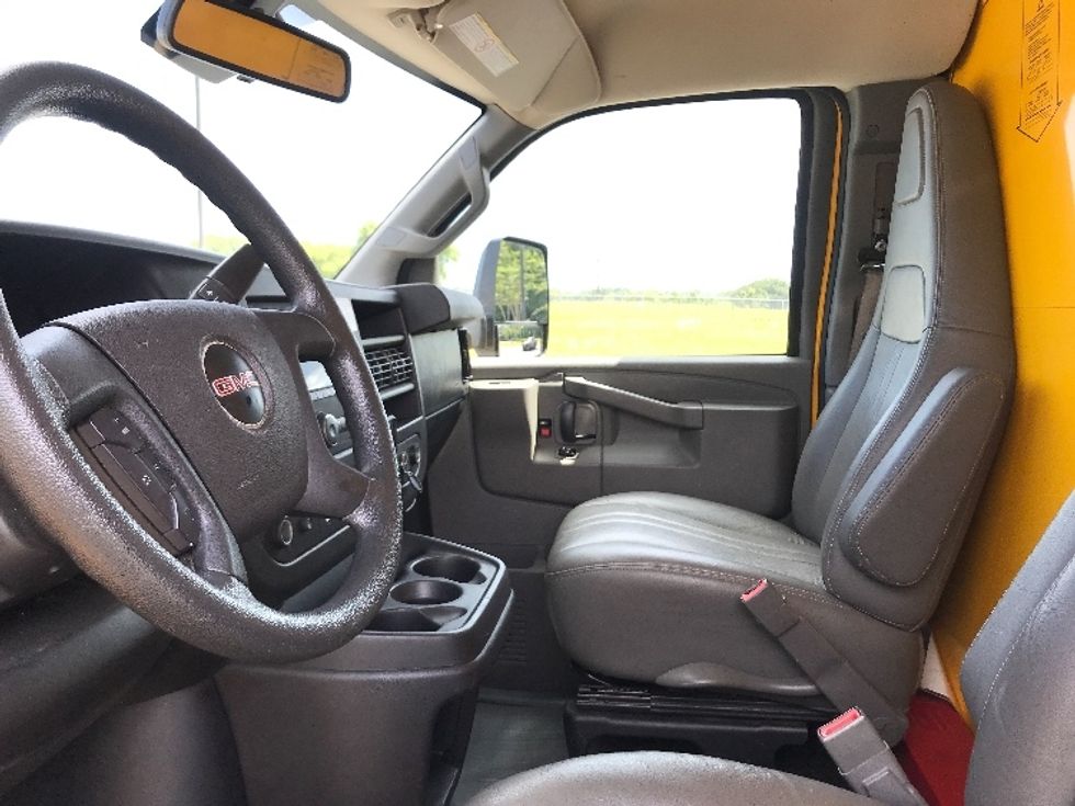 Light Duty Box Truck-Light and Medium Duty Trucks-GMC-2021-Savana G33903-Mobile-AL-89,430\n\t\tmiles-$ 27,250 - Image 18