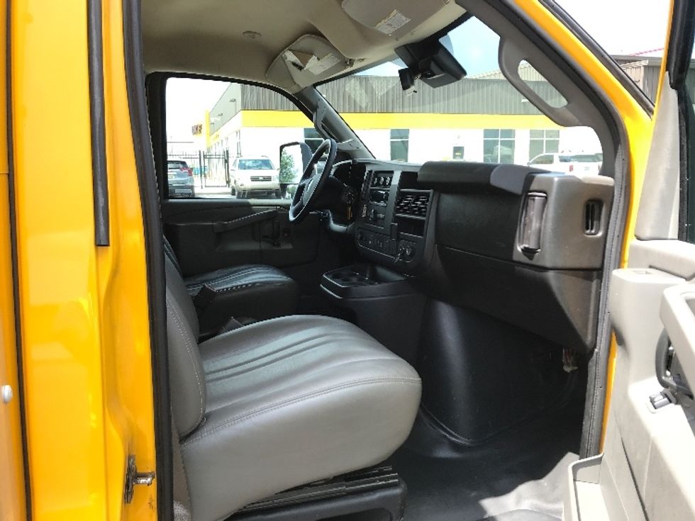 Light Duty Box Truck-Light and Medium Duty Trucks-GMC-2021-Savana G33903-Mobile-AL-89,430\n\t\tmiles-$ 27,250 - Image 19