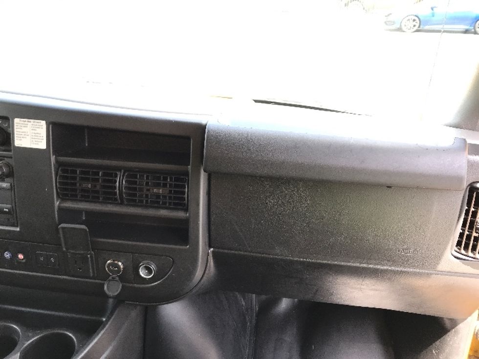 Light Duty Box Truck-Light and Medium Duty Trucks-GMC-2021-Savana G33903-Mobile-AL-89,430\n\t\tmiles-$ 27,250 - Image 20