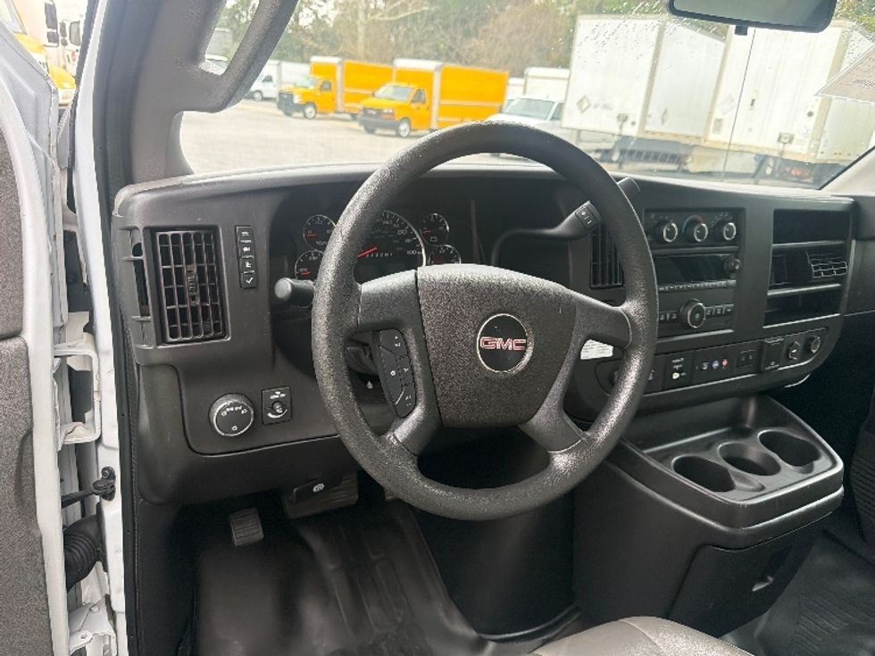 Light Duty Box Truck-Light and Medium Duty Trucks-GMC-2021-Savana G33903-Mobile-AL-90,003\n\t\tmiles-$ 32,000 - Image 17