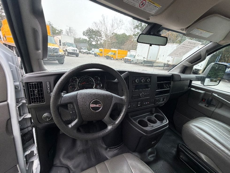 Light Duty Box Truck-Light and Medium Duty Trucks-GMC-2021-Savana G33903-Mobile-AL-90,003\n\t\tmiles-$ 32,000 - Image 18