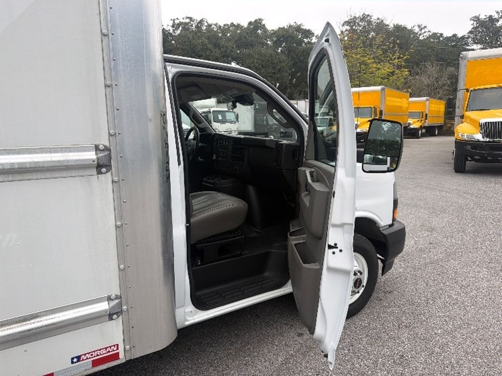 Light Duty Box Truck-Light and Medium Duty Trucks-GMC-2021-Savana G33903-Mobile-AL-90,003\n\t\tmiles-$ 32,000 - Image 20
