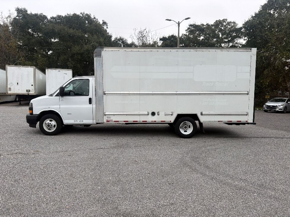 Light Duty Box Truck-Light and Medium Duty Trucks-GMC-2021-Savana G33903-Mobile-AL-90,003\n\t\tmiles-$ 32,000 - Image 4