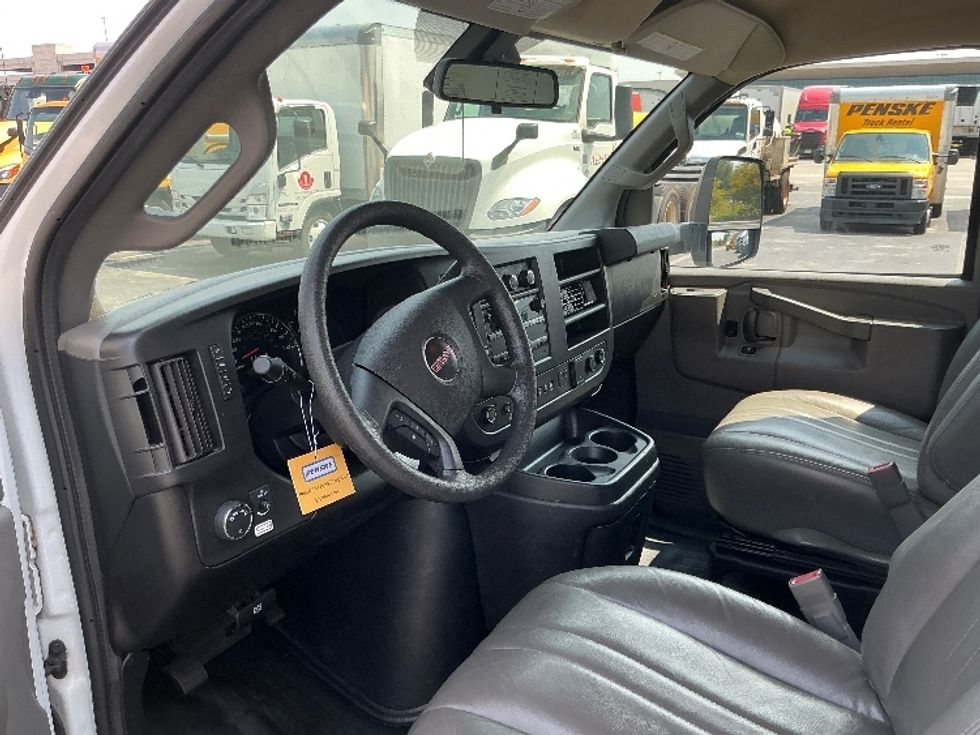Light Duty Box Truck-Light and Medium Duty Trucks-GMC-2021-Savana G33903-Mobile-AL-92,952\n\t\tmiles-$ 29,750 - Image 17