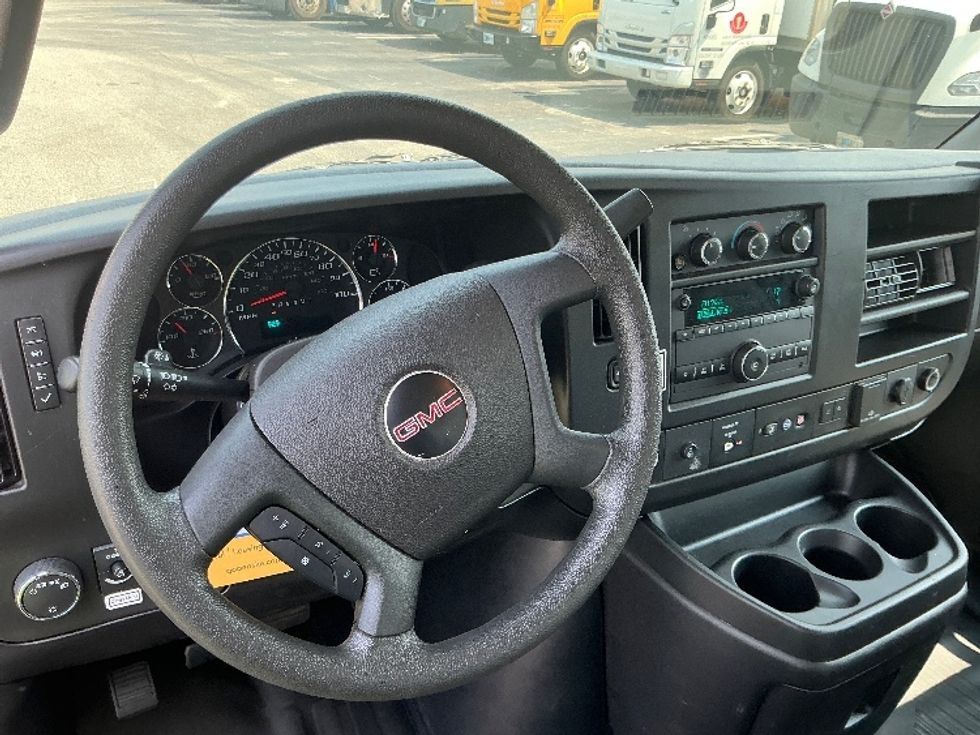 Light Duty Box Truck-Light and Medium Duty Trucks-GMC-2021-Savana G33903-Mobile-AL-92,952\n\t\tmiles-$ 29,750 - Image 18
