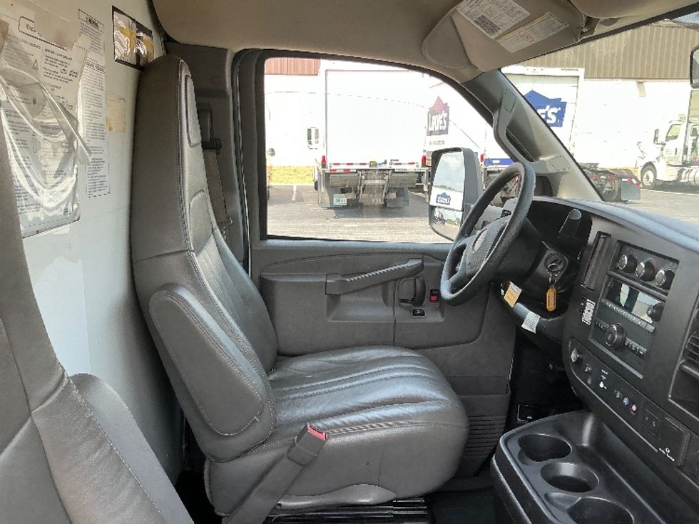 Light Duty Box Truck-Light and Medium Duty Trucks-GMC-2021-Savana G33903-Mobile-AL-92,952\n\t\tmiles-$ 29,750 - Image 22