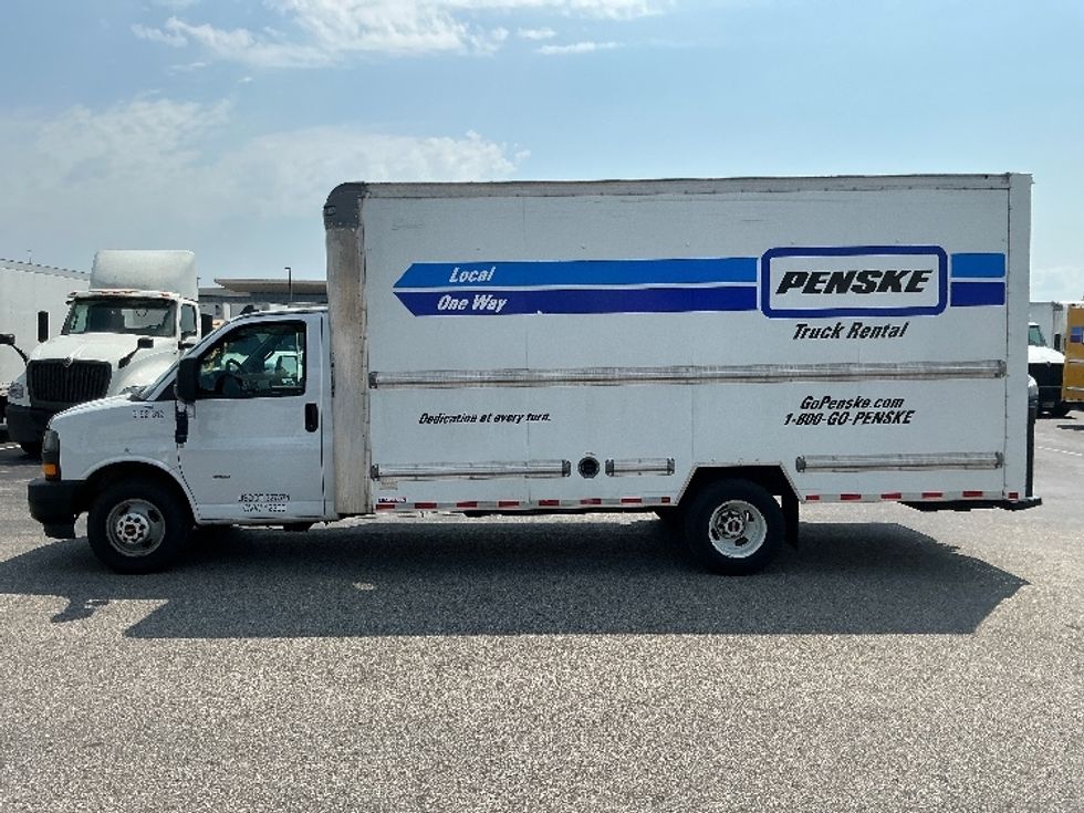 Light Duty Box Truck-Light and Medium Duty Trucks-GMC-2021-Savana G33903-Mobile-AL-92,952\n\t\tmiles-$ 29,750 - Image 4