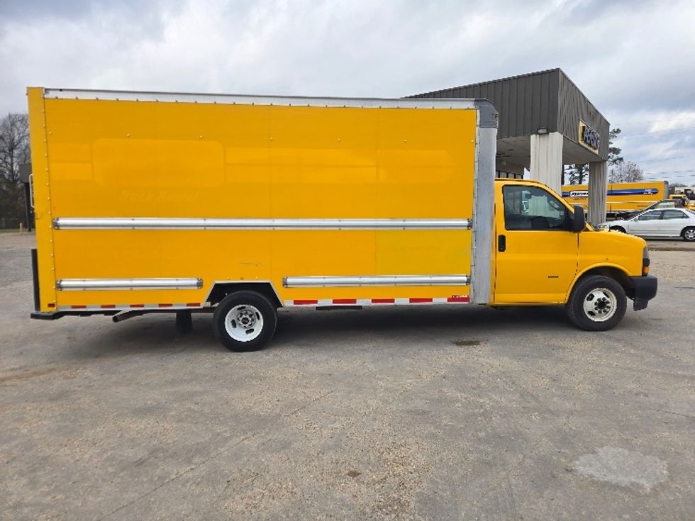 Light Duty Box Truck-Light and Medium Duty Trucks-GMC-2021-Savana G33903-Monroe-LA-98,981\n\t\tmiles-$ 26,500 - Image 15