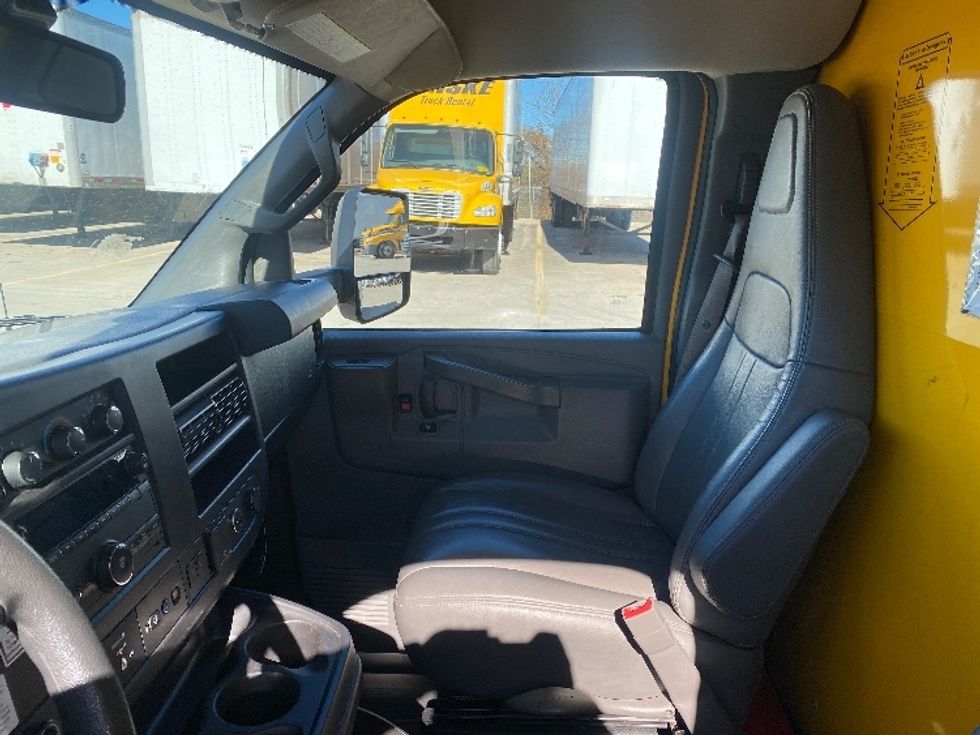 Light Duty Box Truck-Light and Medium Duty Trucks-GMC-2021-Savana G33903-Monroe-LA-98,981\n\t\tmiles-$ 26,500 - Image 19