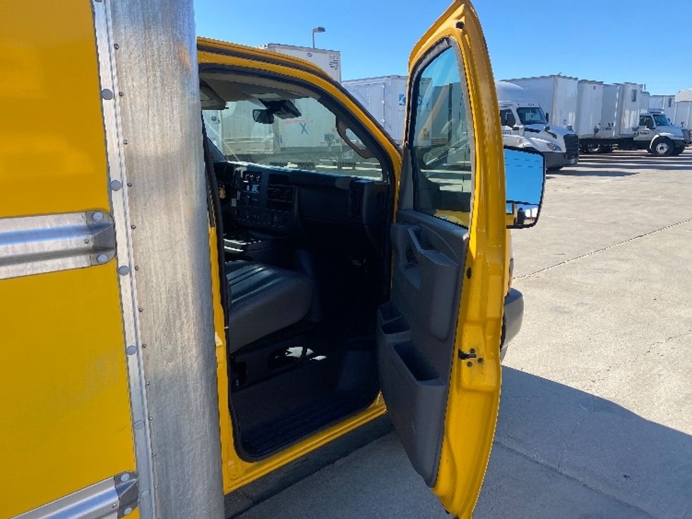 Light Duty Box Truck-Light and Medium Duty Trucks-GMC-2021-Savana G33903-Monroe-LA-98,981\n\t\tmiles-$ 26,500 - Image 20