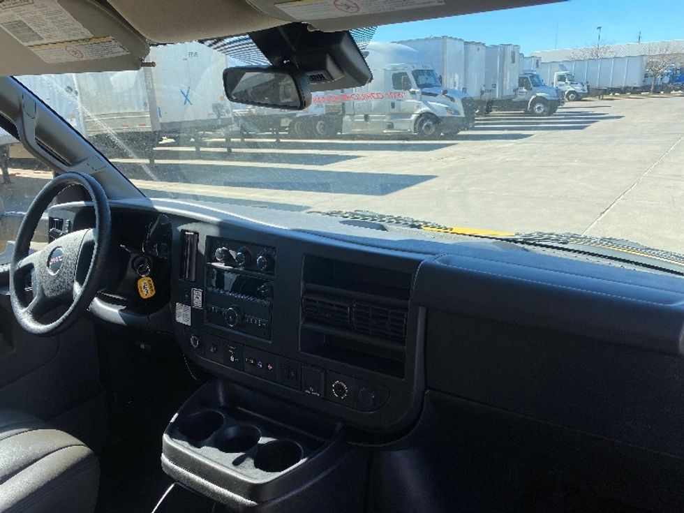 Light Duty Box Truck-Light and Medium Duty Trucks-GMC-2021-Savana G33903-Monroe-LA-98,981\n\t\tmiles-$ 26,500 - Image 21