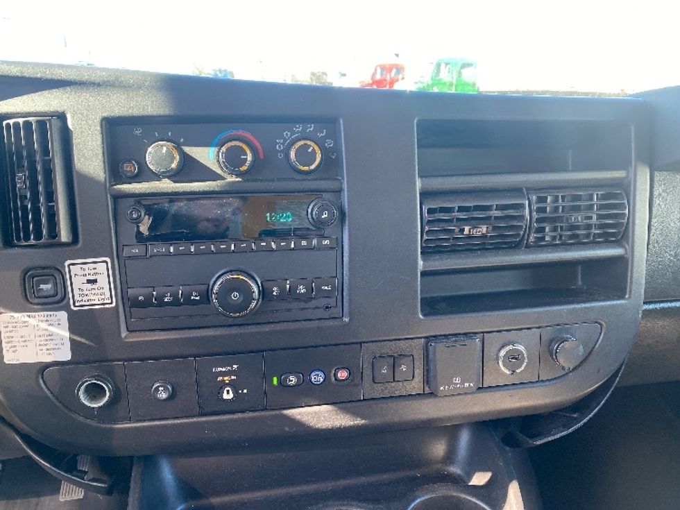 Light Duty Box Truck-Light and Medium Duty Trucks-GMC-2021-Savana G33903-Monroe-LA-98,981\n\t\tmiles-$ 26,500 - Image 26