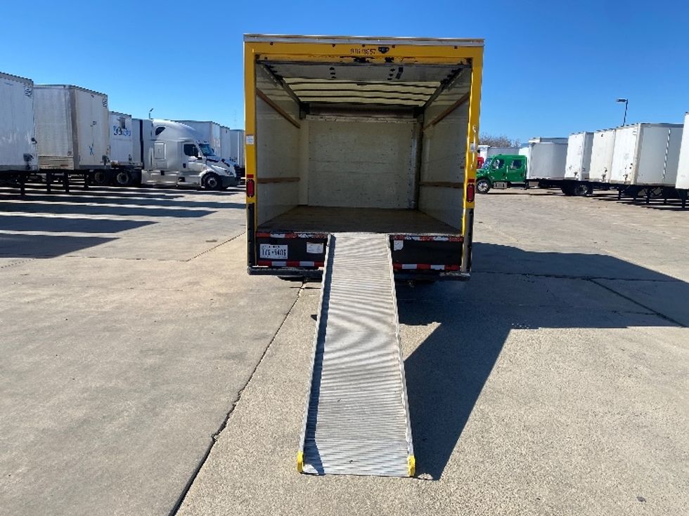 Light Duty Box Truck-Light and Medium Duty Trucks-GMC-2021-Savana G33903-Monroe-LA-98,981\n\t\tmiles-$ 26,500 - Image 9