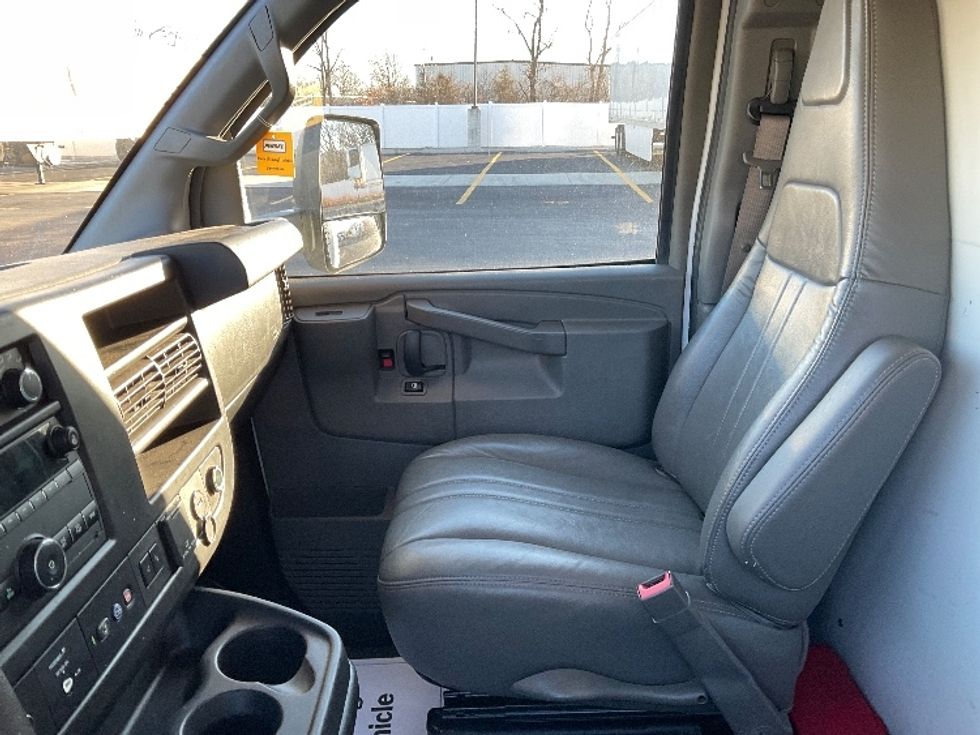 Light Duty Box Truck-Light and Medium Duty Trucks-GMC-2021-Savana G33903-Monroe-OH-108,357\n\t\tmiles-$ 27,750 - Image 17