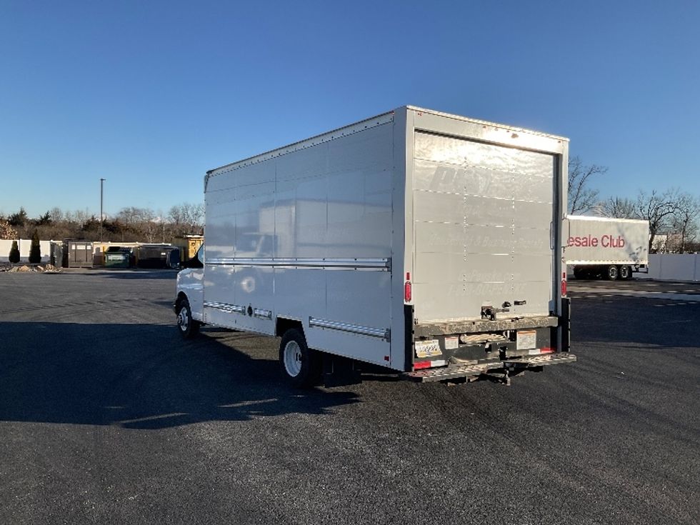 Light Duty Box Truck-Light and Medium Duty Trucks-GMC-2021-Savana G33903-Monroe-OH-108,357\n\t\tmiles-$ 27,750 - Image 5