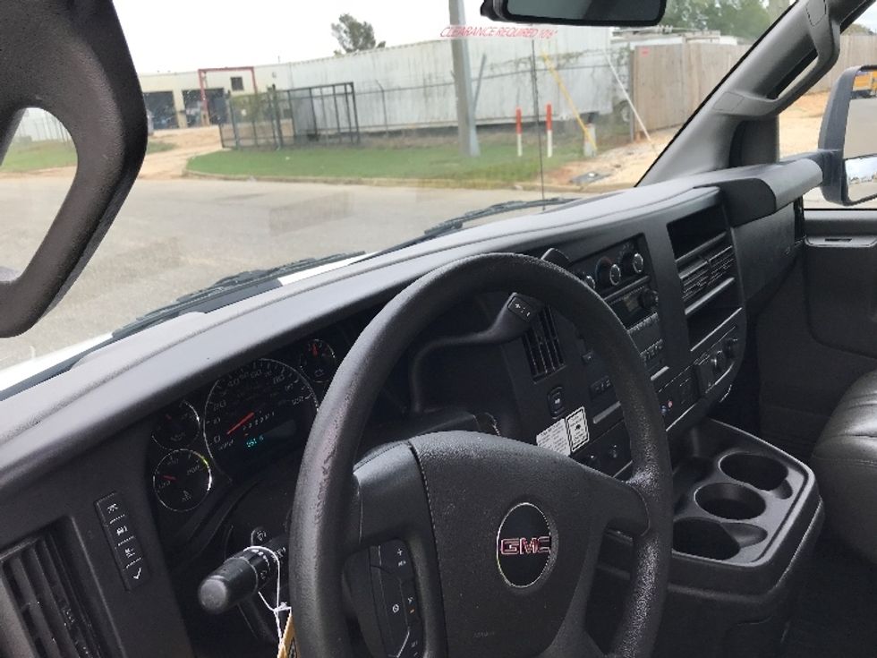 Light Duty Box Truck-Light and Medium Duty Trucks-GMC-2021-Savana G33903-Montgomery-AL-104,768\n\t\tmiles-$ 31,000 - Image 17
