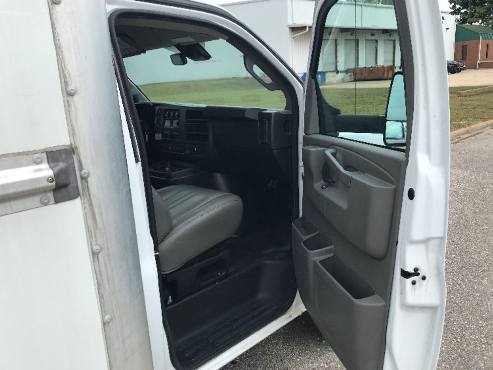 Light Duty Box Truck-Light and Medium Duty Trucks-GMC-2021-Savana G33903-Montgomery-AL-104,768\n\t\tmiles-$ 31,000 - Image 20