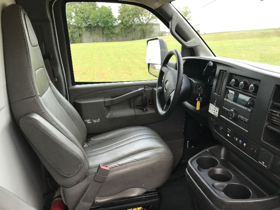 Light Duty Box Truck-Light and Medium Duty Trucks-GMC-2021-Savana G33903-Montgomery-AL-104,768\n\t\tmiles-$ 31,000 - Image 22