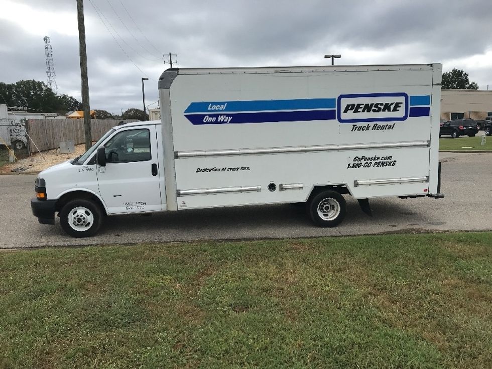 Light Duty Box Truck-Light and Medium Duty Trucks-GMC-2021-Savana G33903-Montgomery-AL-104,768\n\t\tmiles-$ 31,000 - Image 4